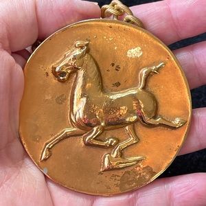 Vintage horse necklace-Alva museum replica 1974 Goldtone